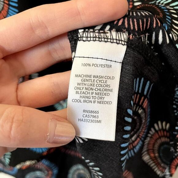 Halogen geometric circles summer sleeveless lightweight top classic casual - Picture 5 of 5